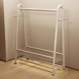 當(dāng)實(shí)用美學(xué)遇見(jiàn)萌寵生活 北京服裝架展示架與寵物衣架的創(chuàng)新融合