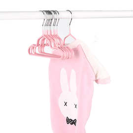 廣西荔浦衣架 從傳統家居到寵物用品的創新跨越